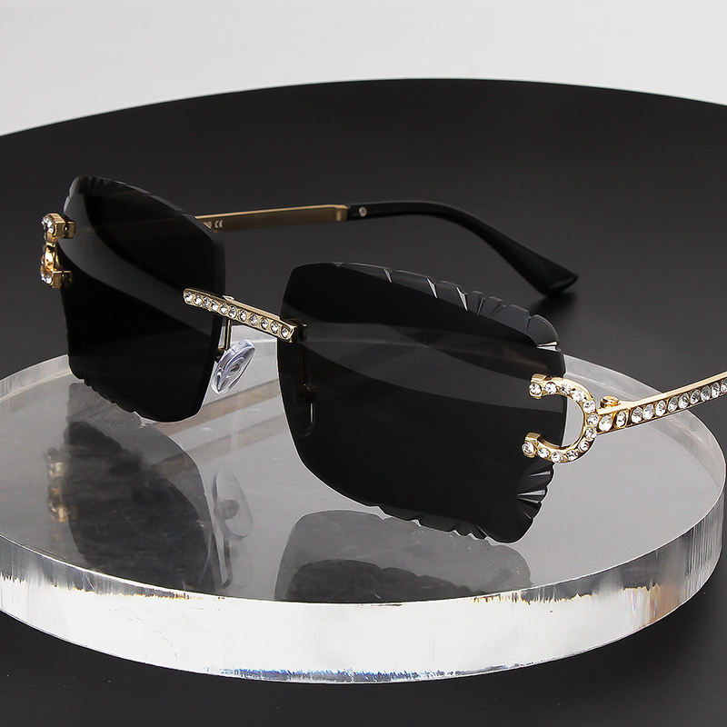 Óculos de Sol Quadrados Sem Ar - Luxury Lifestyle Store avaliação e preço